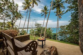 Spectacular Hilltop Beach Villa Located Next To A Surf Break