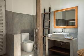 Spectacular Hilltop Beach Villa Located Next To A Surf Break