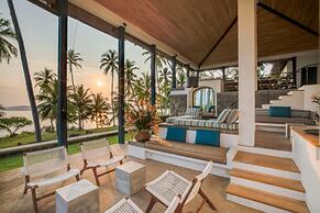 Spectacular Hilltop Beach Villa Located Next To A Surf Break