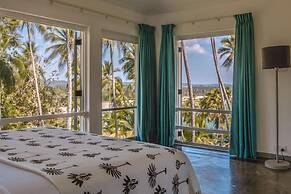 Spectacular Hilltop Beach Villa Located Next To A Surf Break