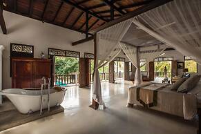 Lovely Lakeside Villa With Large Pool Poolside Dining