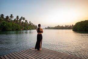 Lovely Lakeside Villa With Large Pool Poolside Dining