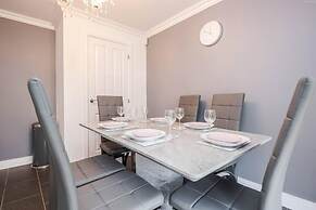 tms Cheerful 5bdr House! Thurrock! Free Parking!