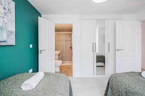 tms Cheerful 5bdr House! Thurrock! Free Parking!