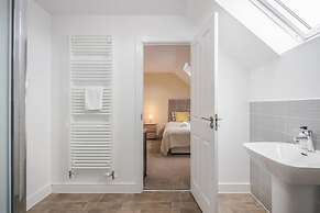 tms Cheerful 5bdr House! Thurrock! Free Parking!