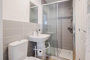 tms Cheerful 5bdr House! Thurrock! Free Parking!