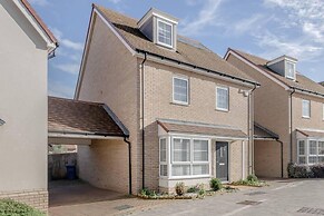 tms Cheerful 5bdr House! Thurrock! Free Parking!