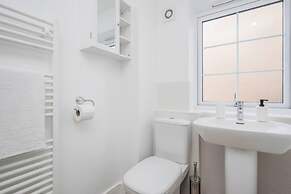 tms Cheerful 5bdr House! Thurrock! Free Parking!