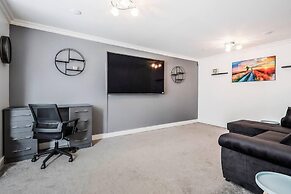 tms Cheerful 5bdr House! Thurrock! Free Parking!