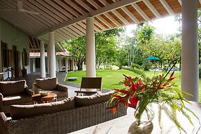 Family House With Large Garden In A Peaceful Setting