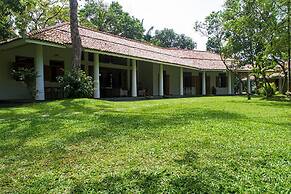 Family House With Large Garden In A Peaceful Setting