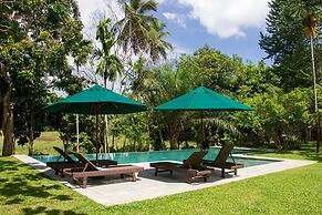 Family House With Large Garden In A Peaceful Setting