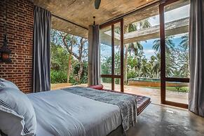 Sustainably Designed Villa Overlooking Indian Ocean
