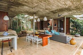 Sustainably Designed Villa Overlooking Indian Ocean