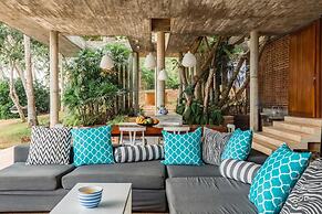 Sustainably Designed Villa Overlooking Indian Ocean