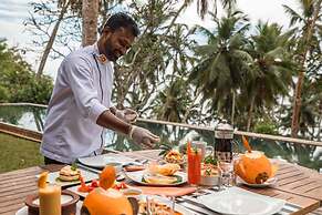 Sustainably Designed Villa Overlooking Indian Ocean