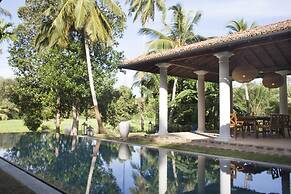 Family House Overlooking Rice Fields