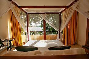 Elevated Villa Overlooking Tranquil Koggala Lake