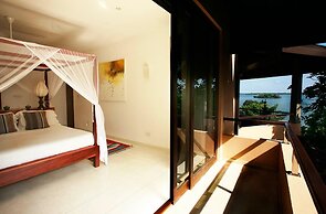Elevated Villa Overlooking Tranquil Koggala Lake