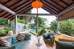 Elevated Villa Overlooking Tranquil Koggala Lake