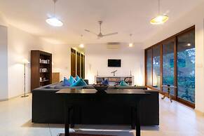 Elevated Villa Overlooking Tranquil Koggala Lake