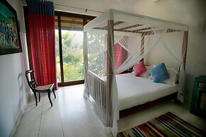 Elevated Villa Overlooking Tranquil Koggala Lake