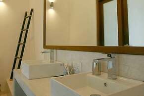 Elevated Villa Overlooking Tranquil Koggala Lake