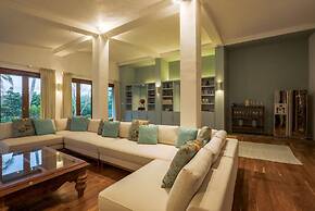 Luxurious 07 Bedroom Hilltop Villa With Private Gym