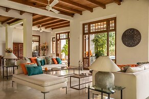 Luxurious 07 Bedroom Hilltop Villa With Private Gym