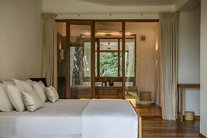 Luxurious 07 Bedroom Hilltop Villa With Private Gym