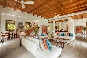 Luxurious 07 Bedroom Hilltop Villa With Private Gym