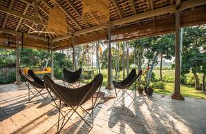 Antique Dutch Period Country House With Far Reaching West-facing Views