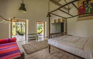 Antique Dutch Period Country House With Far Reaching West-facing Views