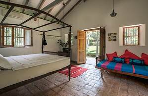 Antique Dutch Period Country House With Far Reaching West-facing Views