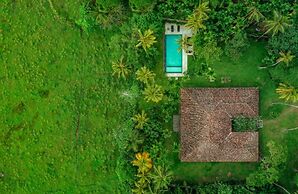 Antique Dutch Period Country House With Far Reaching West-facing Views