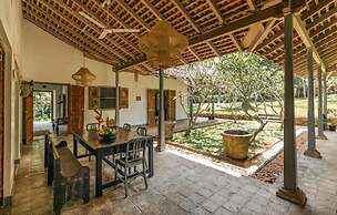 Antique Dutch Period Country House With Far Reaching West-facing Views