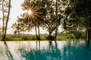 Antique Dutch Period Country House With Far Reaching West-facing Views