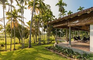 Antique Dutch Period Country House With Far Reaching West-facing Views