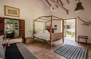 Antique Dutch Period Country House With Far Reaching West-facing Views