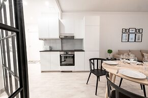 2ndhomes Modern 1BR Home w Sauna&Balcony