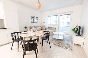 2ndhomes Modern 1BR Home w Sauna&Balcony