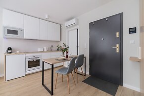 Czarnowiejska Studio by Renters