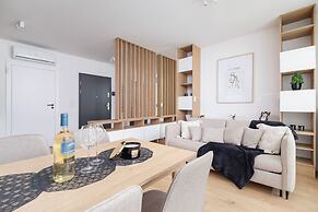 Czarnowiejska Studio by Renters