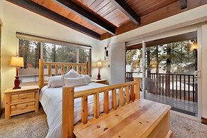 2080-eagle Point Lodge 4 Bedroom Home by RedAwning