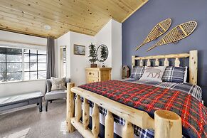 2262-ski Inn Style Chalet 2 Bedroom Home by Redawning