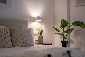 Unique 2bdr aprtm - steps to Plaka