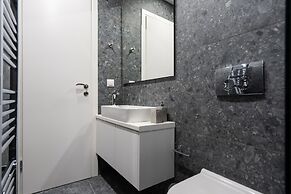 Unique 2bdr aprtm - steps to Plaka