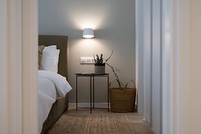 Unique 2bdr aprtm - steps to Plaka