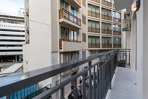 Unique 2bdr aprtm - steps to Plaka