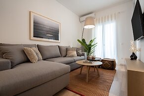 Unique 2bdr aprtm - steps to Plaka